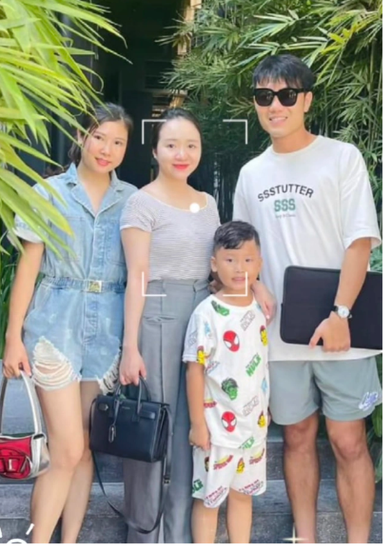 Được biết, Xuân Trường để vợ Nhuệ Giang làm Giám đốc chi nhánh trung tâm tại Hà Nội.