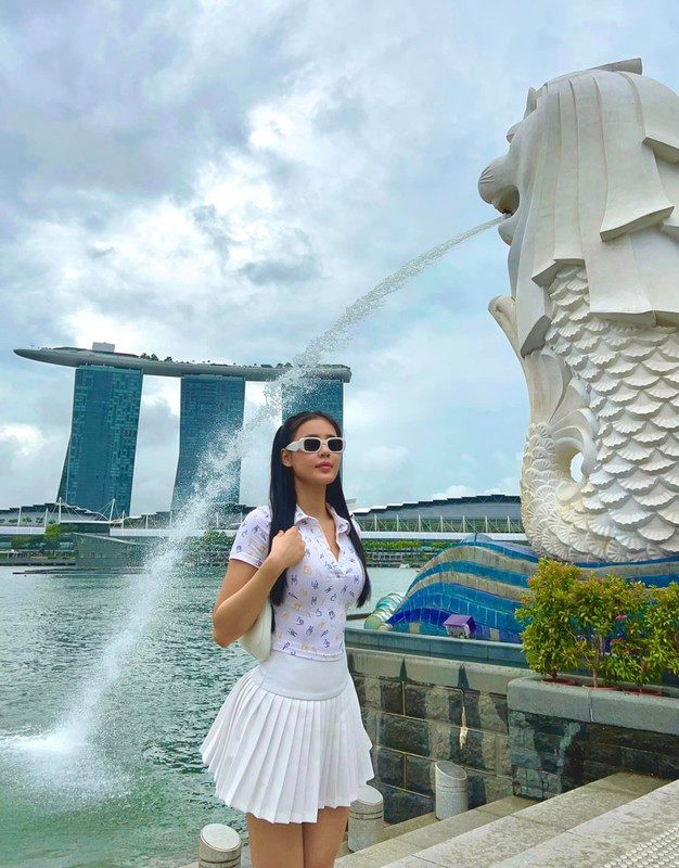 Sở hữu vóc dáng nóng bỏng nên cô từng được trang Sohu đăng tải bài viết và dành cho cô nhiều lời khen ngợi. Ảnh: FBNV