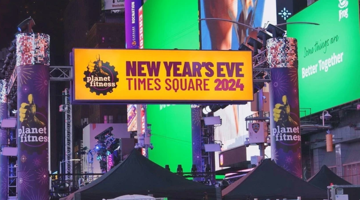 Mỹ: Quảng trường Thời đại sẵn sàng cho đại lễ chào đón Năm mới 2024 My: Quang truong Thoi dai san sang cho dai le chao don Nam moi 2024