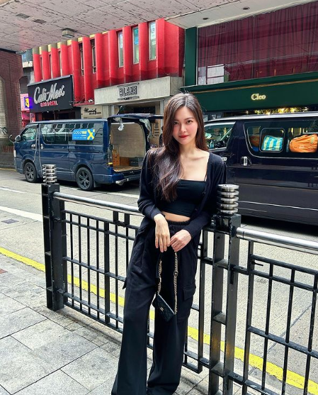 Rất nhanh sau đó, lượng follow trên mạng xã hội của Wang Sing tăng nhanh chóng mặt.