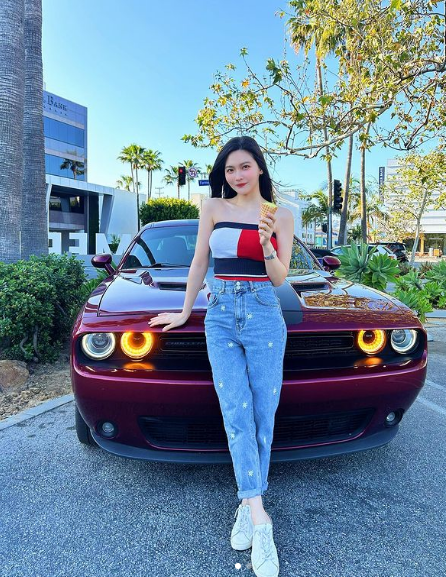 Nhiều người bày tỏ sự bất ngờ, khen ngợi sắc vóc tuyệt đẹp, không thua kém nữ idol nào của cô gái này.