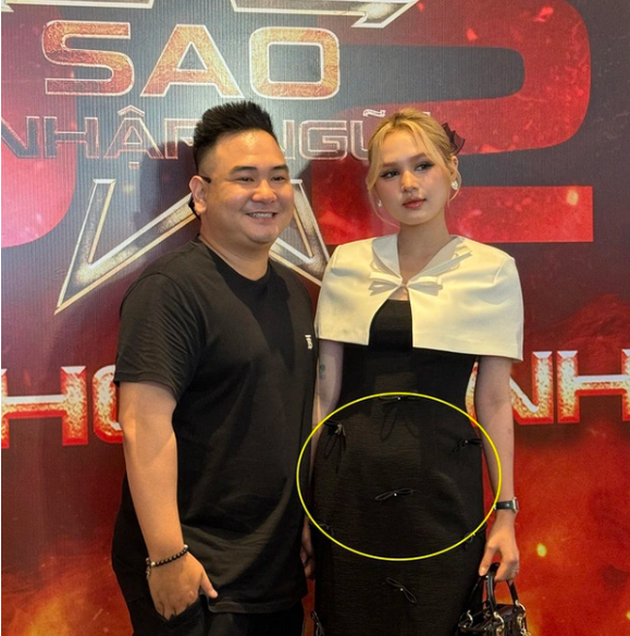 Một bên cho rằng, cô nàng vẫn giữ được phong độ nhan sắc, sự thay đổi về cân nặng có thể là do Xoài Non đã có "tin vui". Phía còn lại cho rằng cô do app chỉnh ảnh "gánh" là chính.