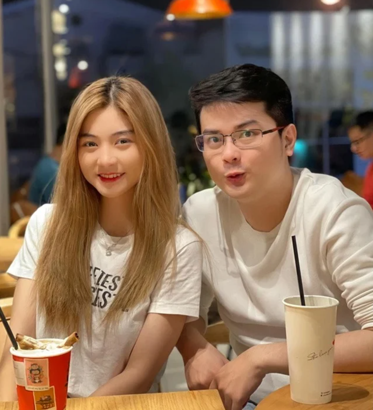 Điều mà những người yêu mến ấn tượng ở tình yêu của cặp đôi này là rất dễ thương, họ thường xuyên quan tâm, chăm sóc, đồng hành và hỗ trợ đối phương trong mọi dự án công việc.