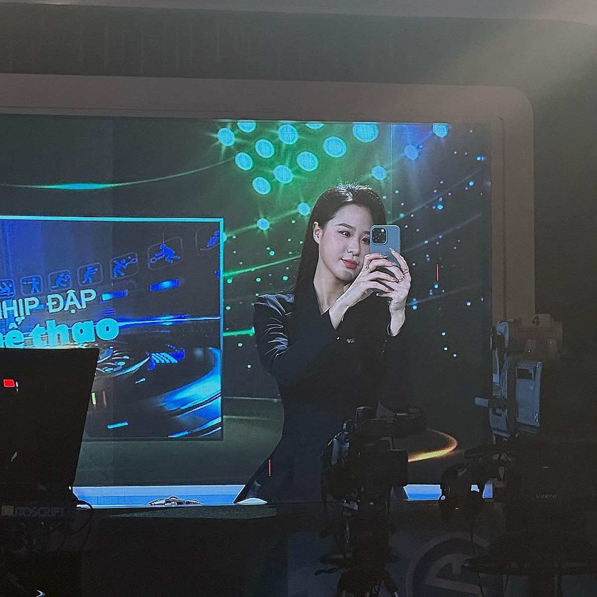 Từ khi đảm nhận vị trí MC cho các chương trình thể thao của VTV, người đẹp gốc Hà Nội đã dành thời gian trau dồi kinh nghiệm, học hỏi để hoàn thiện hơn mỗi ngày.