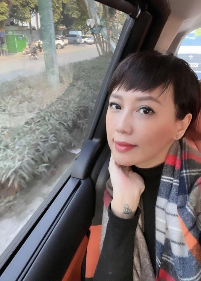 Đặc biệt, ở góc chụp nghiêng, dễ dàng thấy được Doãn Hải My đã thừa hưởng trọn vẹn sắc đẹp của mẹ.