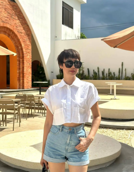 Gần bước sang tuổi 50, mẹ của Hải My có phong cách trẻ trung như thanh niên.