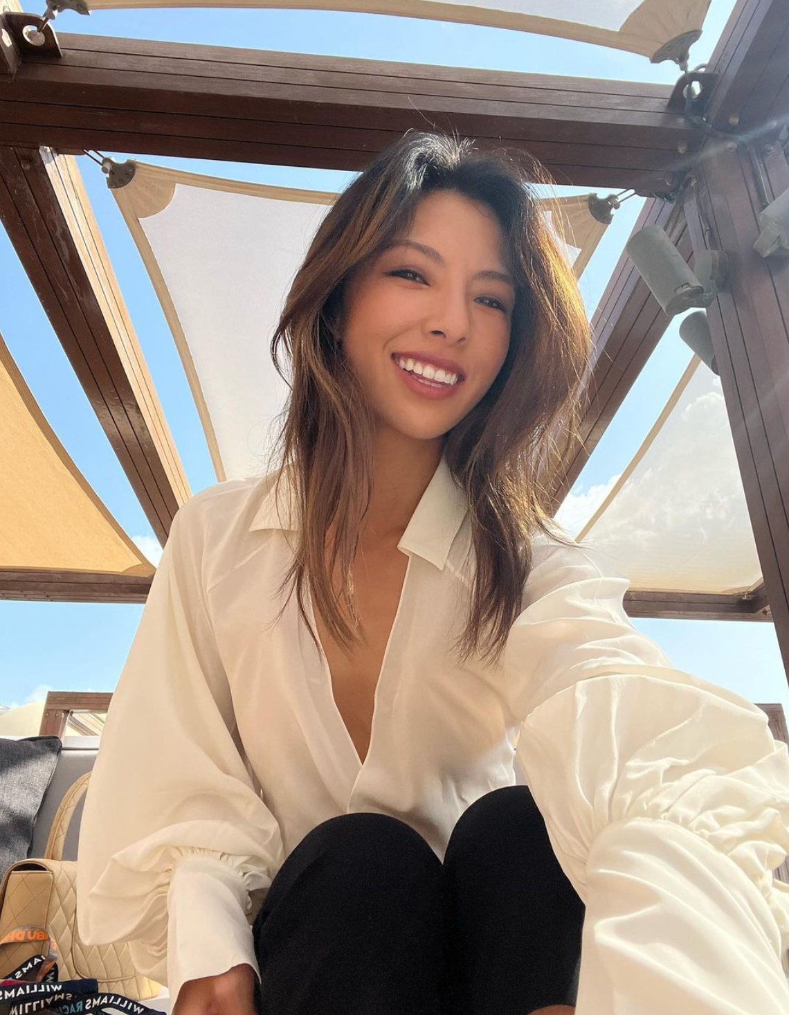 Vẻ đẹp của nữ golf thủ sinh năm 1999 là sự hòa trộn giữa các đường nét phương Đông và phong cách cá tính, sắc sảo, gợi tình đặc trưng của phương Tây.