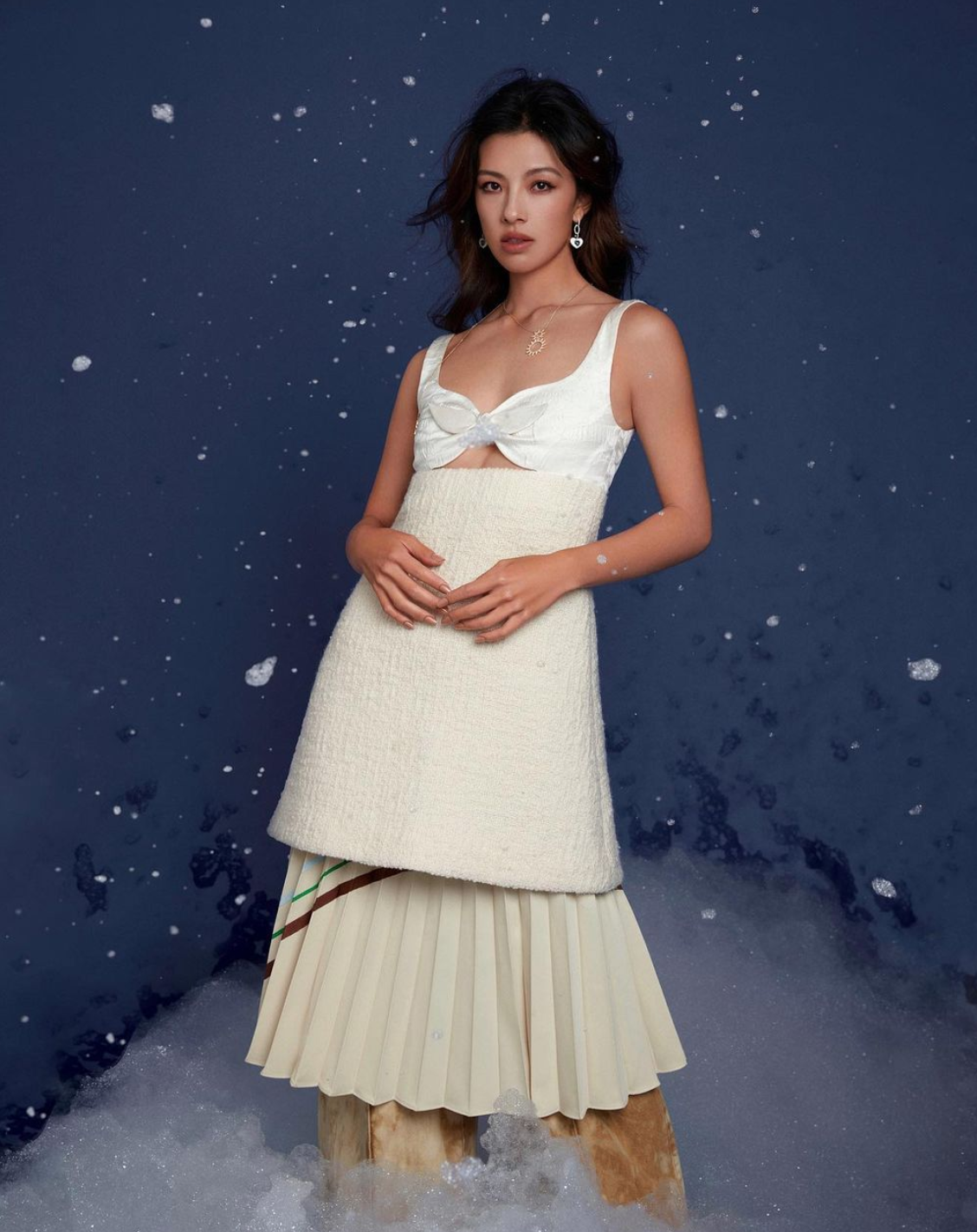 Tạp chí Deemples đã bình chọn Lily Muni He, nữ golf thủ người Trung Quốc vào danh sách 10 tay golf xinh đẹp và tài năng nhất thế giới trong năm 2021.