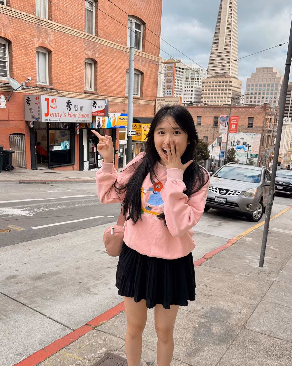 Cô bạn Gen Z này rất được lòng cư dân mạng không chỉ bởi sự duyên dáng, mà còn vì học vấn siêu khủng.