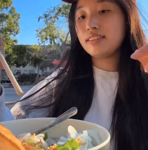 Đa số bạn bè người Việt của Jenny Huỳnh đều cảm thấy không hợp với vị phở này.