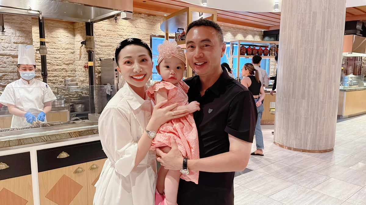 Cô dâu 9X Hậu Giang mang vẻ đẹp của con gái miền sông nước khiến bao người ghen tị.