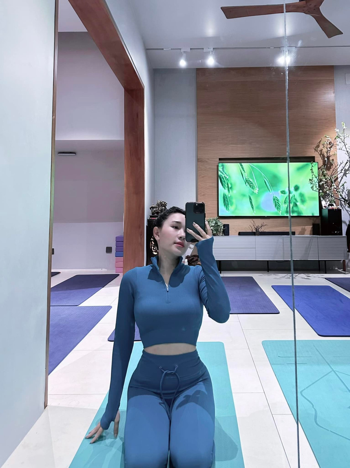 Hiện tại, vợ Hồ Tấn Tài là cô chủ của cơ sở làm đẹp tại Bình Định, vừa qua cô còn khai trương thêm cơ sở mới ở TP. Quy Nhơn.