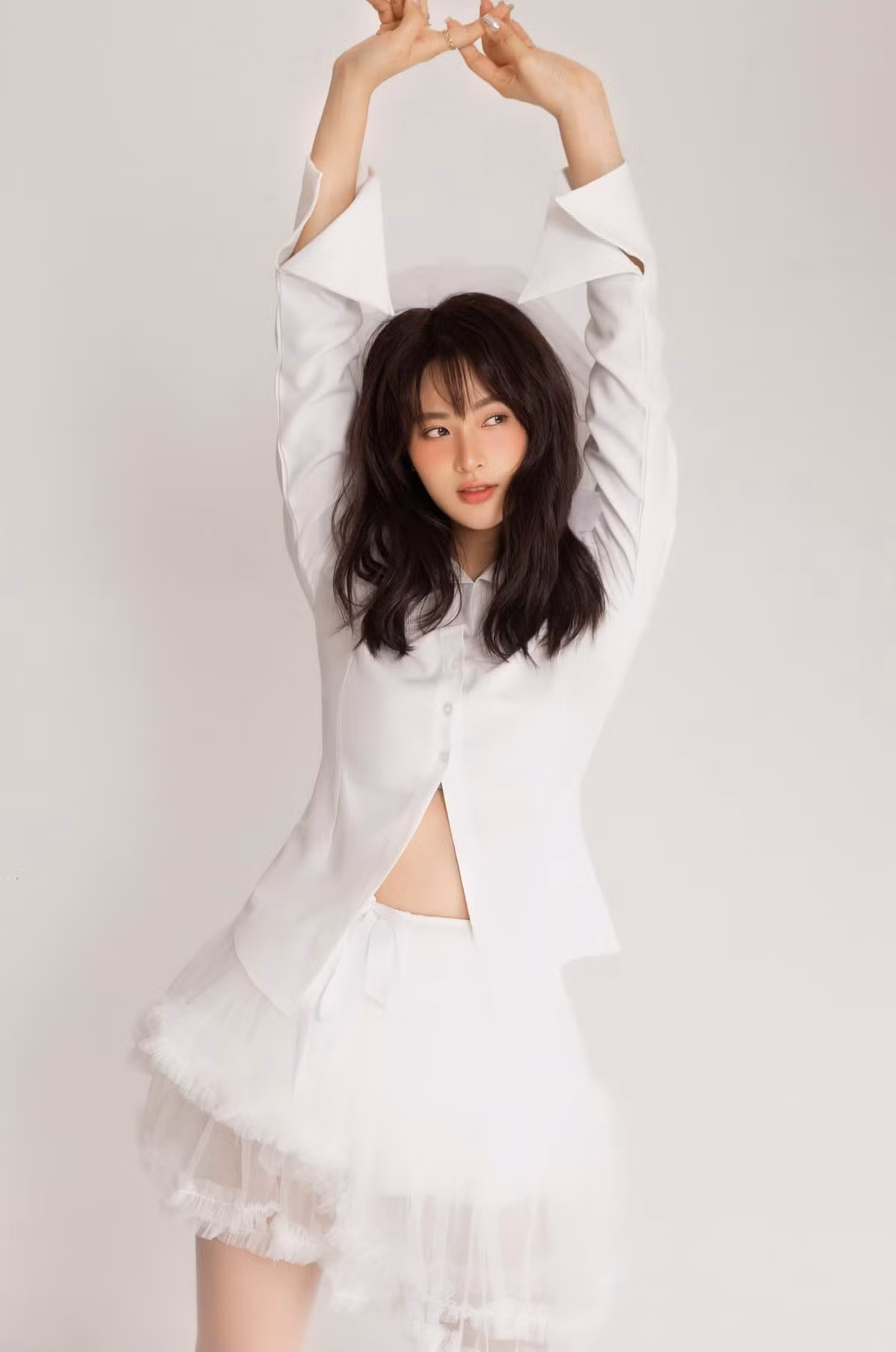 Cô nàng vốn nổi tiếng là hot girl có nhiều tài năng, hiện tại Minh Trang là gương mặt sáng giá trong làng phim ảnh.