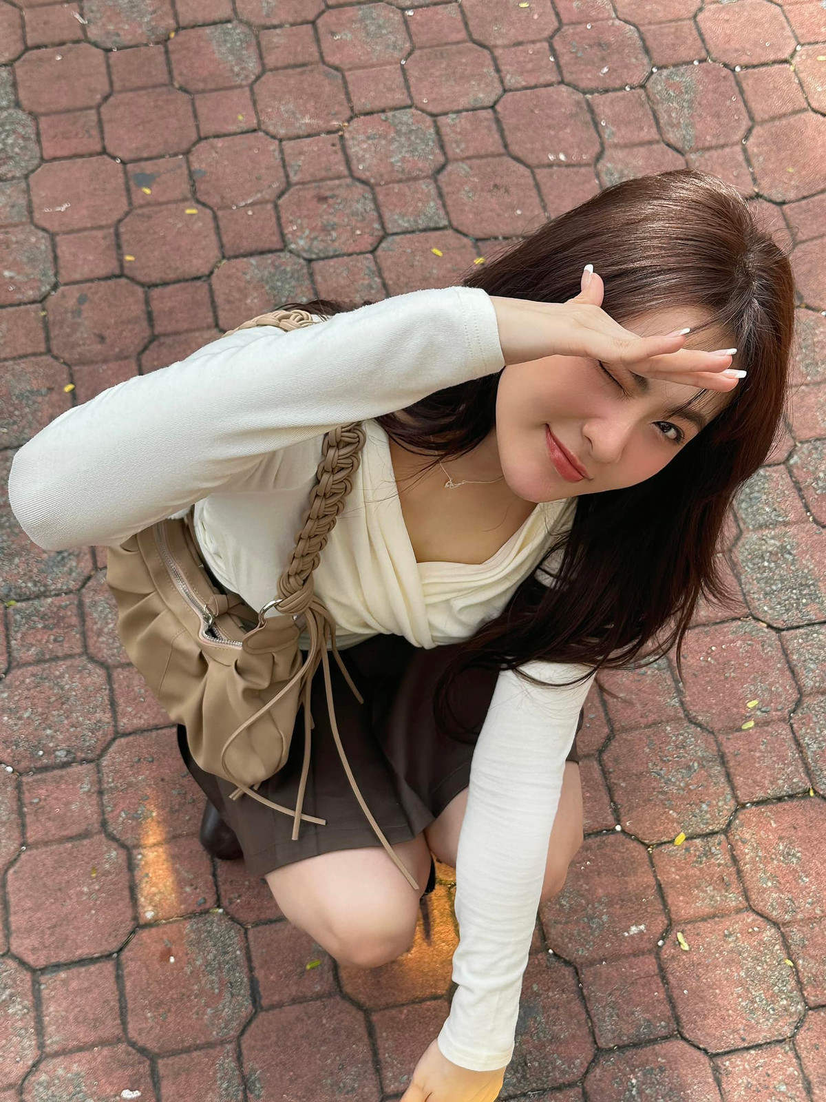 Nguyễn Minh Trang sinh năm 1995, học Đại học Sân khấu – Điện ảnh Hà Nội.