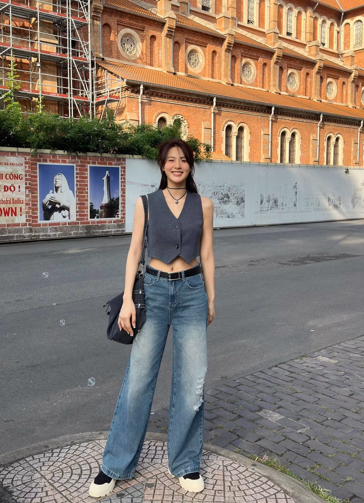 Nhờ ngoại hình ấn tượng, Minh Trang còn được mời làm người mẫu ảnh.