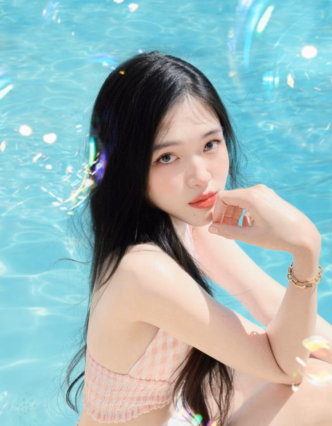 Theo chia sẻ, hot girl Việt kiều này công khai giới tính thật vào năm lớp 10, may mắn nhận được sự ủng hộ, thấu hiểu từ phía gia đình.