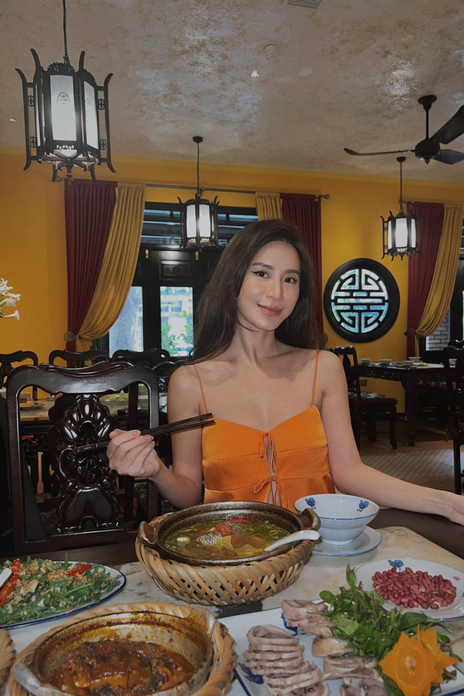 Trang cá nhân của cô hiện có hơn 100.000 lượt người theo dõi, cho thấy cựu hot girl vẫn còn được nhiều người quan tâm.