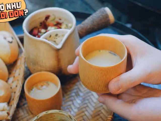 Trà sữa nướng Vân Nam là một loại thức uống vô cùng nổi tiếng và được yêu thích ở Trung Quốc. Và đến năm nay, thức uống này đã chính thức “cập bến” vào thị trường Việt Nam và tạo lên một sức lớn.