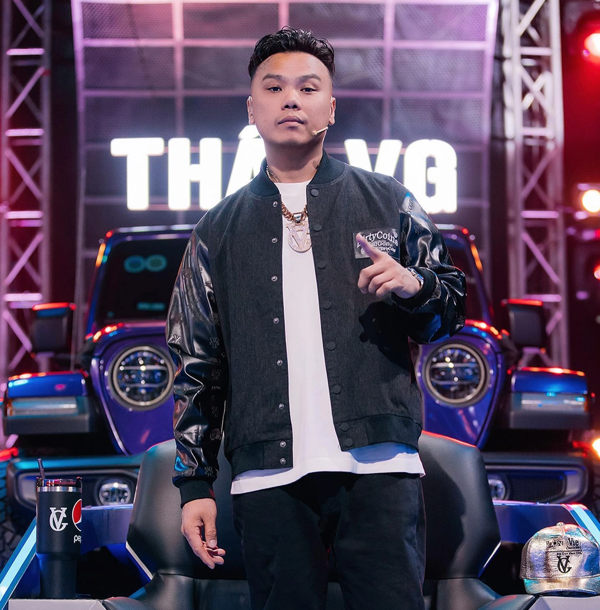Lần đầu đảm nhận vai trò huấn luyện viên tại chương trình Rap Việt, rapper Thái VG gây chú ý với cụm từ "over hợp" (rất hợp) anh dùng để nhận xét về phần trình diễn của các thí sinh. Sau đó từ này được giới trẻ sử dụng nhiều.