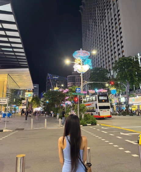 Đây không phải tuần trăng mật của cặp đôi, vợ Đoàn Văn Hậu phải "tháp tùng" chồng mới cưới sang Singapore để khám và điều trị lại chấn thương.