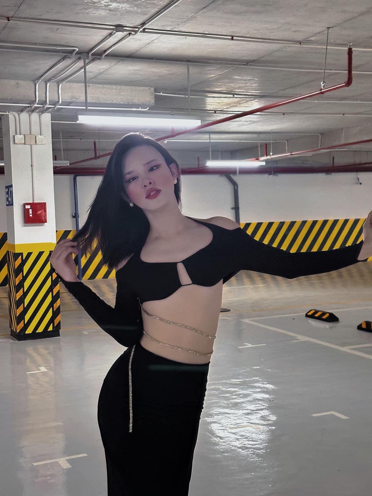 Trong video đăng tải, hot TikToker này cho biết, anh đã có những trải nghiệm khó quên trong quá trình "trùng tu" để có hình tượng nữ tính hơn.