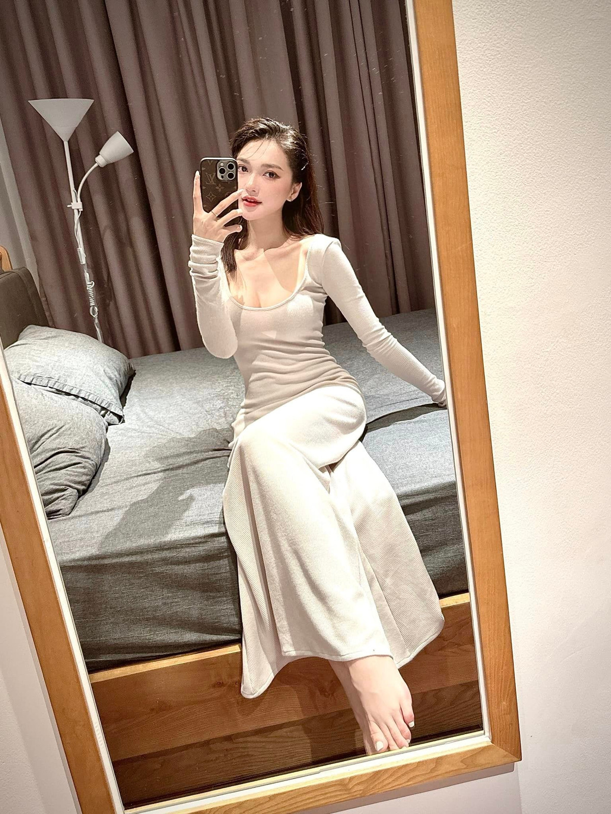 Nguyễn Ngọc Nữ (sinh năm 1994, Nghệ An) nổi như cồn năm 2017 khi làm nữ PG trao giải cho cuộc thi "Người đẹp Kinh Bắc 2017".