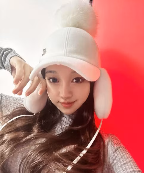 Từng sinh nở, Jo Min Young vẫn trẻ trung và gợi cảm với thân hình cân đối.