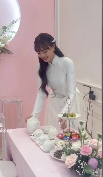 Dưới phần bình luận, nhiều người khen ngợi nhan sắc xinh đẹp của nữ MC Esports này. Ảnh: Tổng hợp