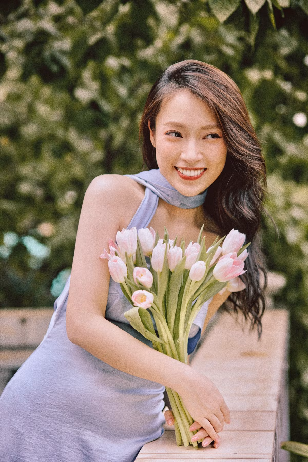 Bên cạnh đó, sắc vóc của Khánh Vy cũng được người hâm mộ đánh giá là ngày càng thăng hạng hơn.