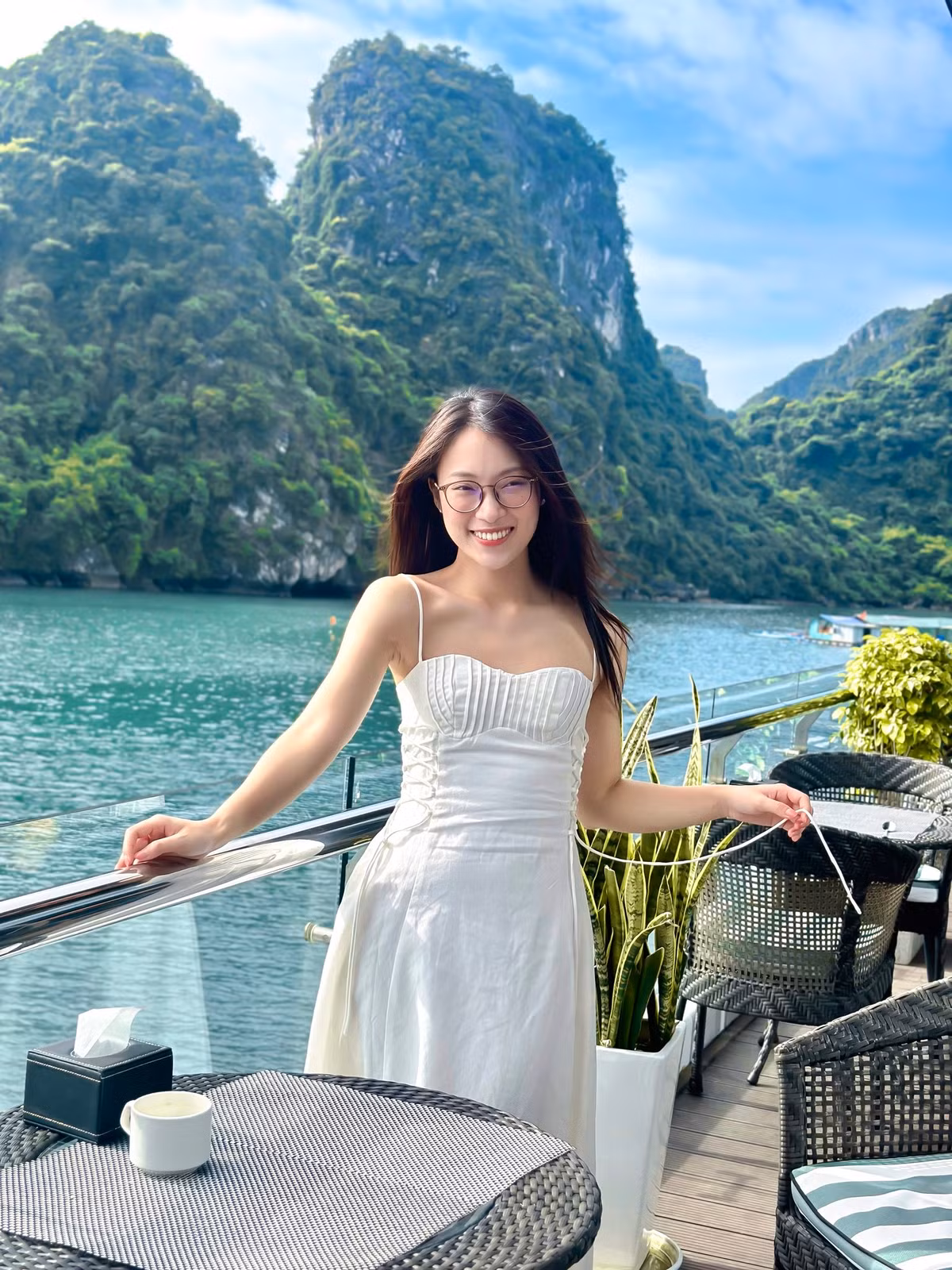 Ngoài ra, cô nàng còn có bộ sưu tập túi hiệu đắt đỏ.