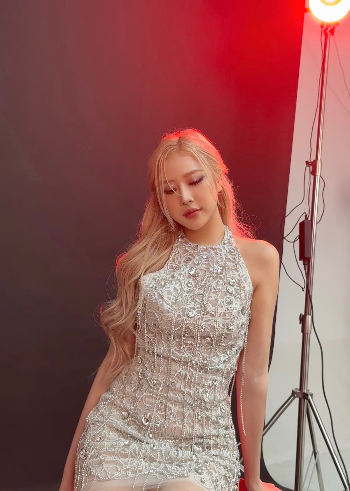 Cô luôn để lại ấn tượng mạnh mẽ trong lòng mọi người ngay từ lần đầu gặp mặt. Ảnh: FBNV