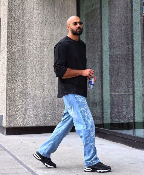 Ở tuổi 34, Omar không còn được báo chí quốc tế săn đón như trước đây, tuy nhiên anh vẫn nhận được sự quan tâm từ phía người hâm mộ.