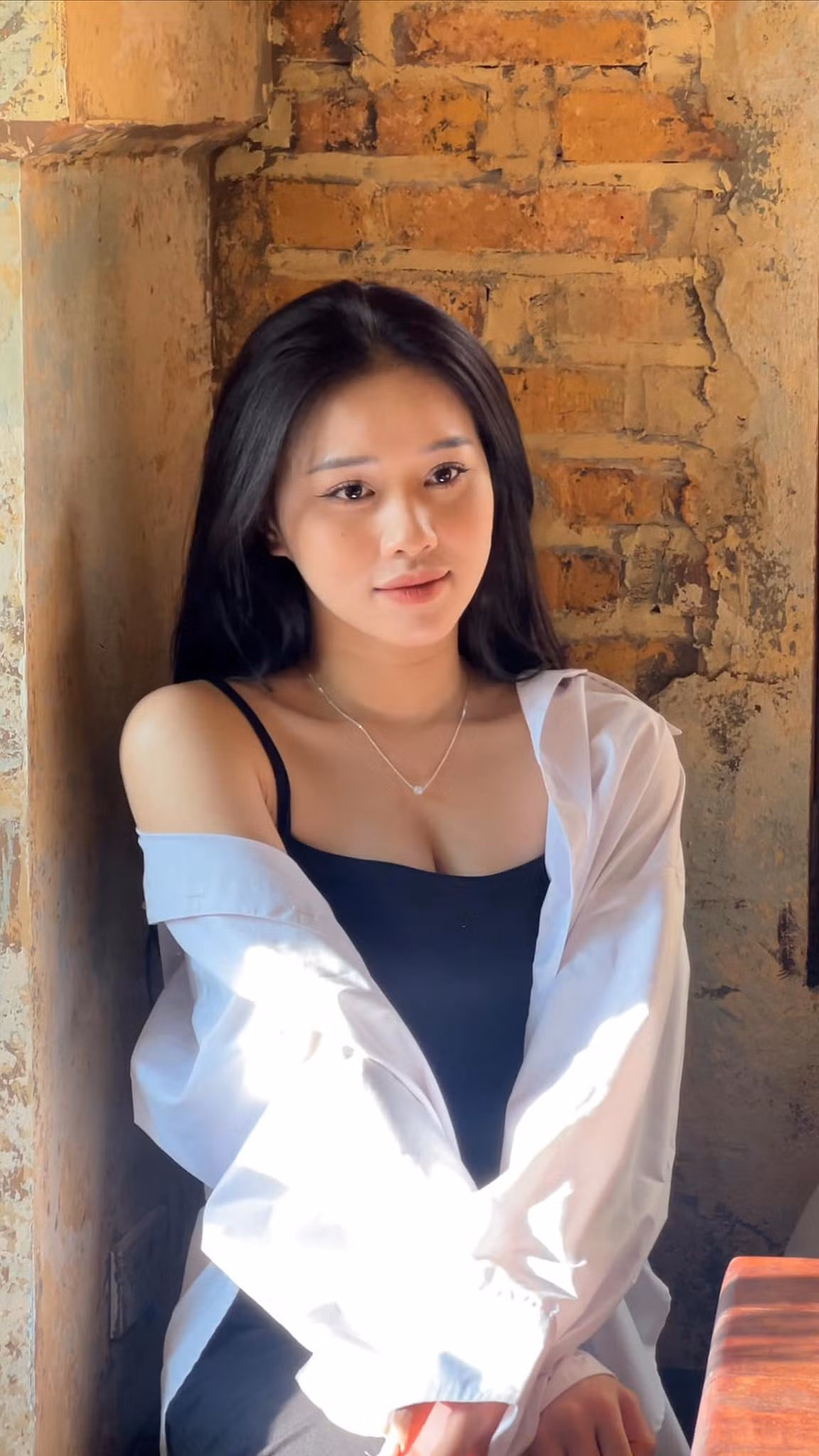 Nhan sắc ngọt ngào, tươi trẻ của bạn gái Mạnh Dũng.