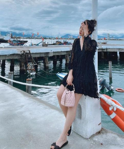 Là người kín tiếng, Nam Phương ít khi chia sẻ chuyện đời tư lên mạng xã hội. Ảnh: IGNV