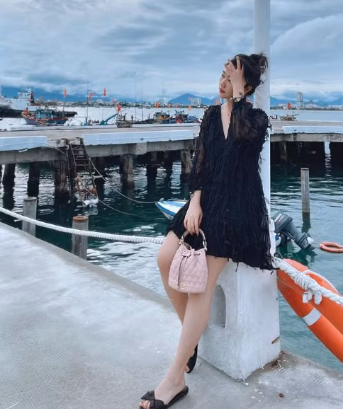 Là người kín tiếng, Nam Phương ít khi chia sẻ chuyện đời tư lên mạng xã hội. Ảnh: IGNV