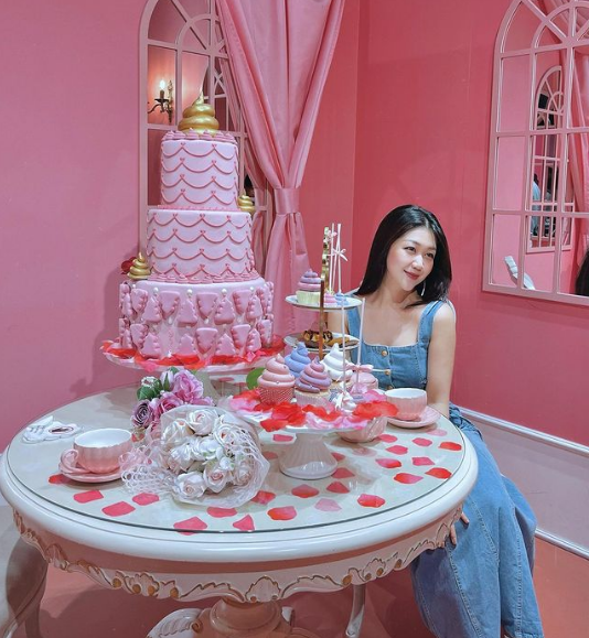 Nhan sắc hiện tại của nữ tiếp viên trưởng cũng khiến nhiều người ngưỡng mộ.