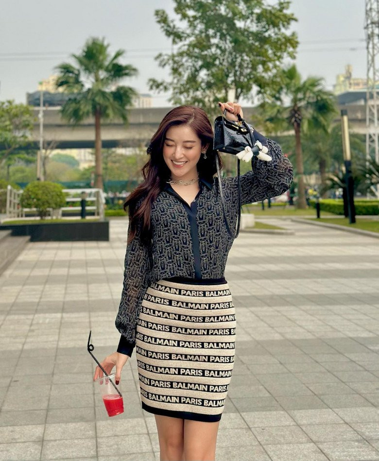 Lên sóng truyền hình, Huyền My gây ấn tượng với gương mặt xinh đẹp chuẩn thần tiên tỷ tỷ, Huyền My, nước da trắng hồng. Ảnh: Tổng hợp