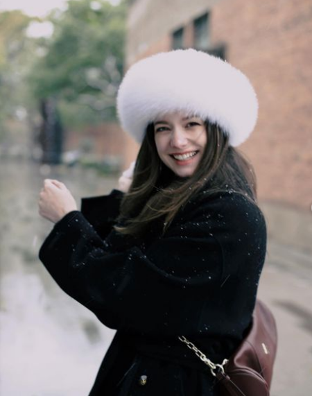 Báo chí Trung Quốc từng đăng bài cho rằng cô mang vẻ đẹp lý tưởng mà 99% phụ nữ mong muốn.