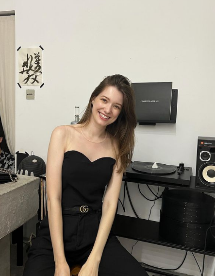 Anastasia Cebulska nổi tiếng ở Trung Quốc tới mức rất nhiều chàng trai tự nhận cô là vợ của họ.