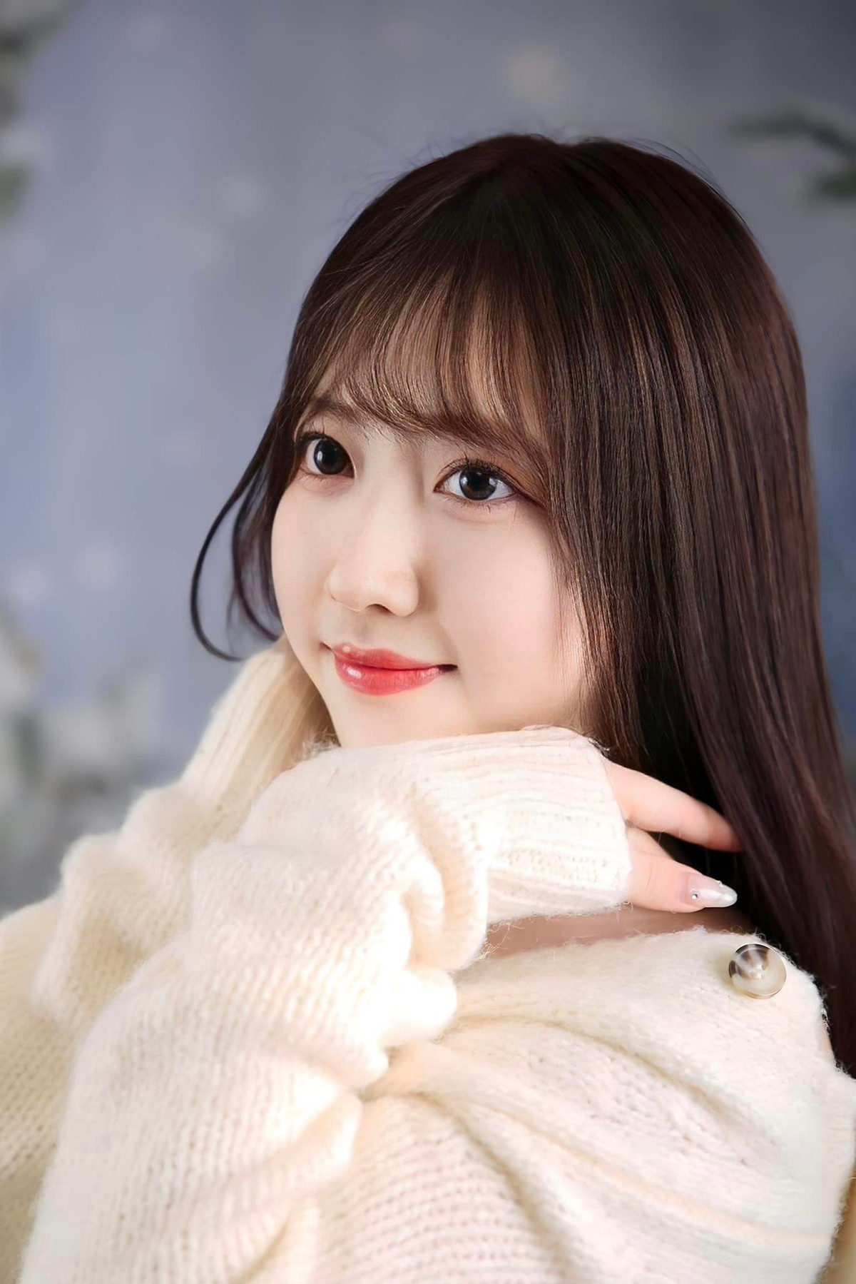 Được biết, cô giáo Đinh Sao Mai từng tốt nghiệp ngành Khoa học Xã hội và Nhân văn, Đại học Waseda, Nhật Bản - ngôi trường đào tạo nên nhiều chính trị gia, người nổi tiếng tại xứ sở hoa anh đào.