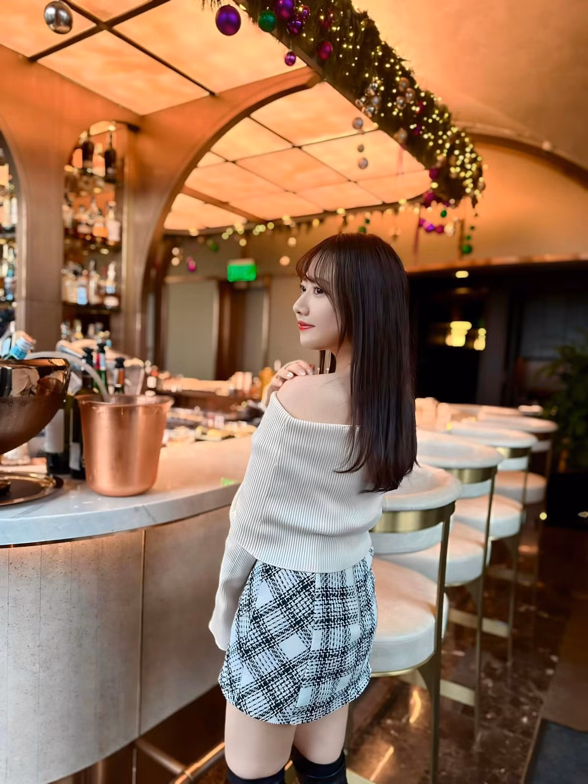 Sau 6 năm học tập ở nước ngoài, cô quyết định quay trở về Việt Nam làm việc. Hiện tại, Sao Mai là giảng viên bộ môn Thực hành tiếng và Ngoại ngữ 2 tại khoa tiếng Nhật, Đại học Hà Nội.