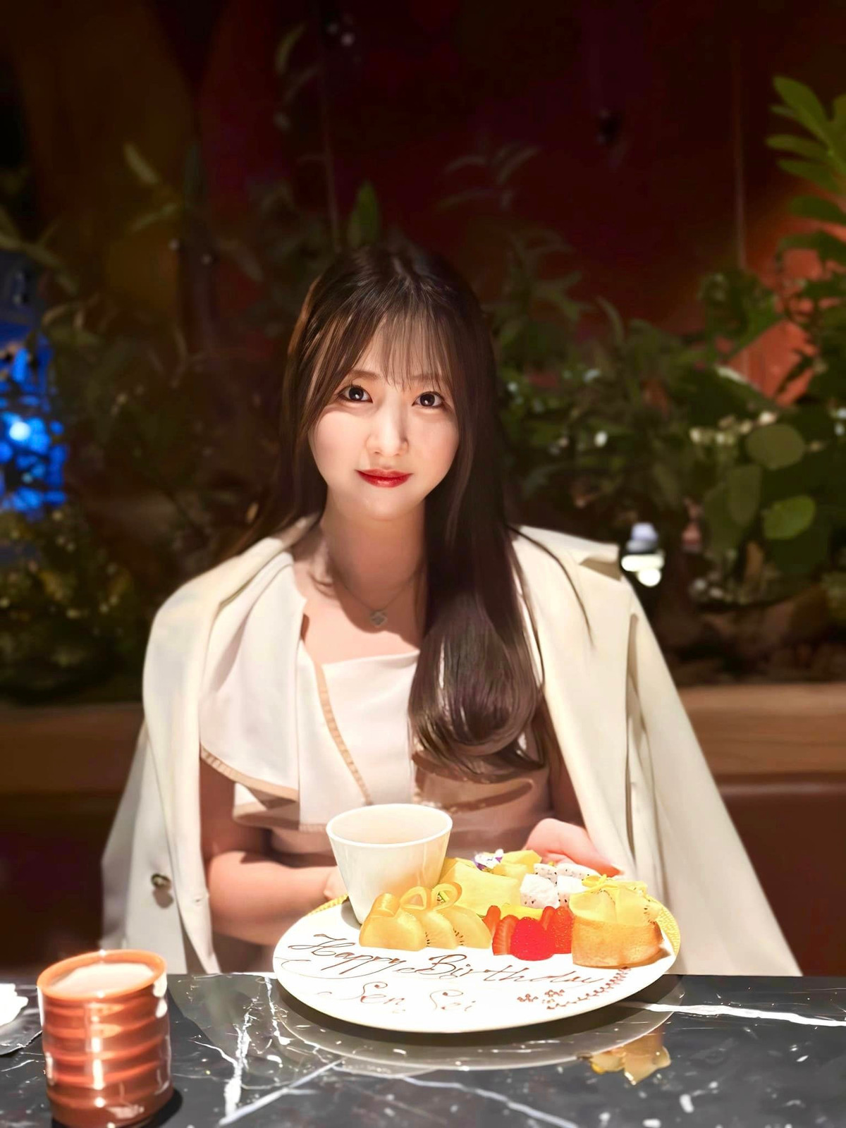 Với ngoại hình nổi bật, gương mặt xinh đẹp, Đinh Sao Mai nhanh chóng nhận được nhiều sự quan tâm từ phía các bạn trẻ tại Việt Nam và Nhật Bản.