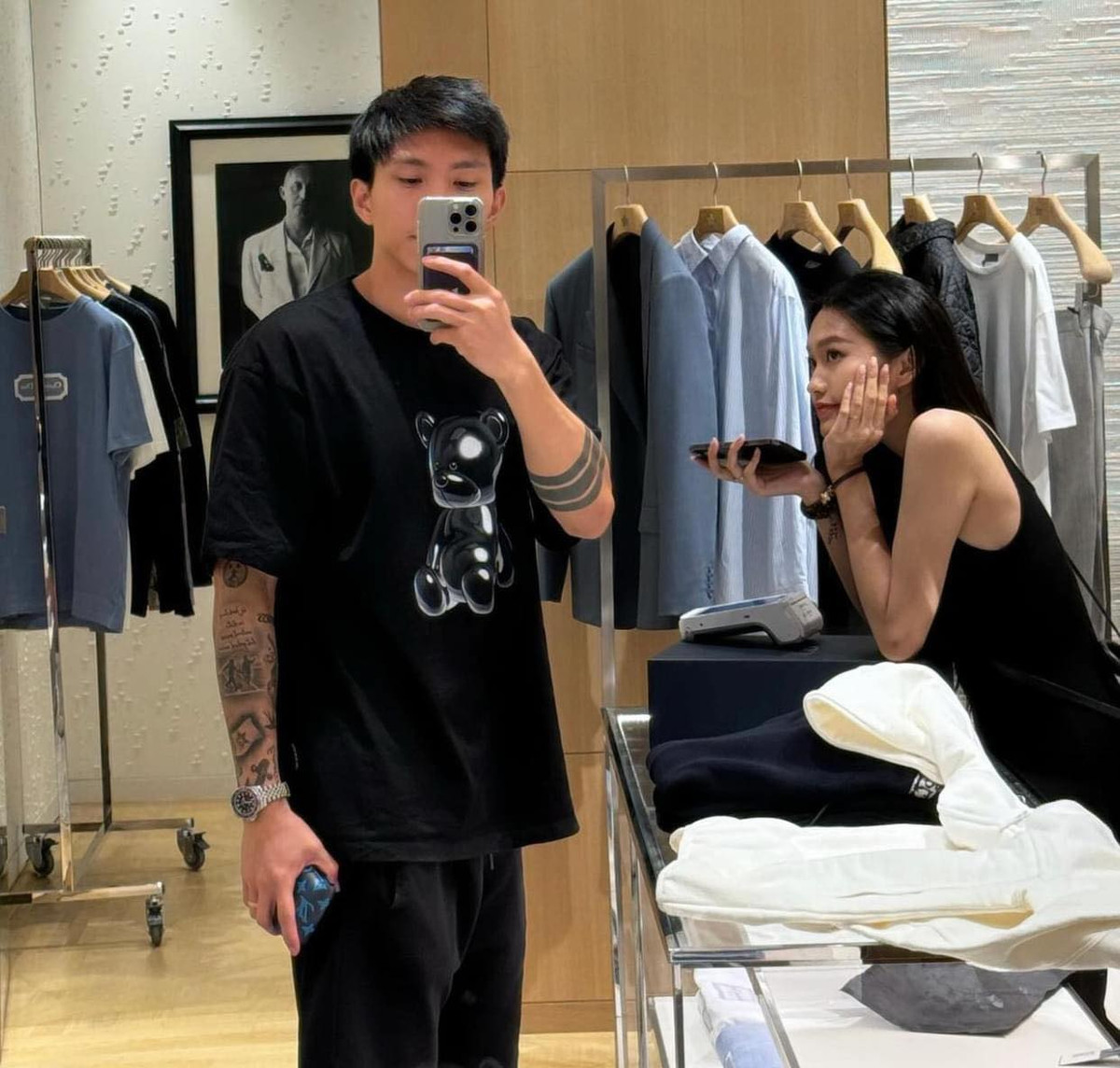 Chuyến đi này của cặp đôi đã được lên kế hoạch từ trước đám cưới. Bởi Văn Hậu cần sang Singapore khám và điều trị chấn thương. Ảnh: Tổng hợp