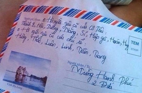 Tuy nhiên, trong mắt các vị khách vui tính thì chiếc phong bì mừng cưới này còn có nhiều công dụng hơn hẳn việc chỉ để đựng tiền mừng.