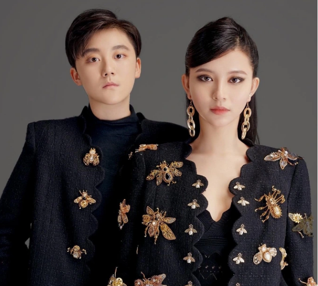 Cặp đôi chính thức quen nhau vào giữa năm 2019 nhưng cả hai giữ im lặng vì quan điểm không thích ồn ào. Đến khoảng đầu năm 2021, Bâu mới chính thức công khai bạn trai bằng việc đăng tải những hình ảnh lãng mạn lên trang cá nhân.