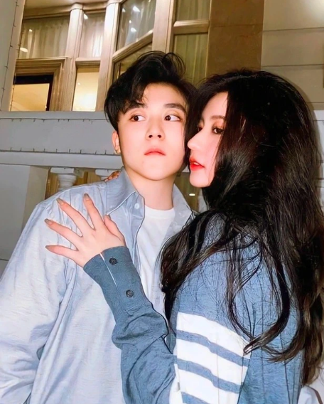 Một trong những cặp đôi chia tay gây chấn động MXH vào tháng 11 vừa qua là hot girl Bâu Kryise (Nguyễn Ngọc Phương Vy) và Gavin, họ có 4 năm yêu nhau khiến netizen tiếc nuối.