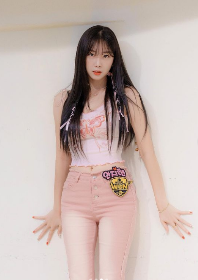 Hiện tại, nữ trưởng nhóm xinh đẹp thường xuyên được nhắc tới trong các bài báo tại Hàn.