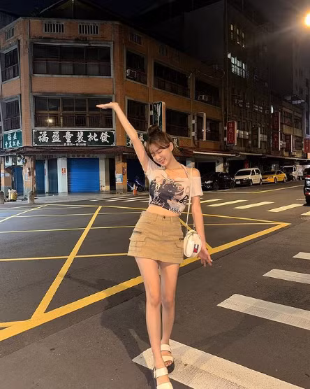 Cô nàng hiện tại đang sở hữu trang Instagram với 445 ngàn người theo dõi.