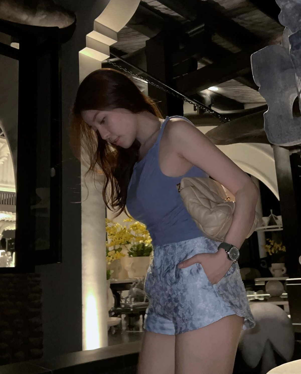 Trước đó Trâm Anh từng công khai hút mỡ bụng, lấy lại vòng eo thon gọn.