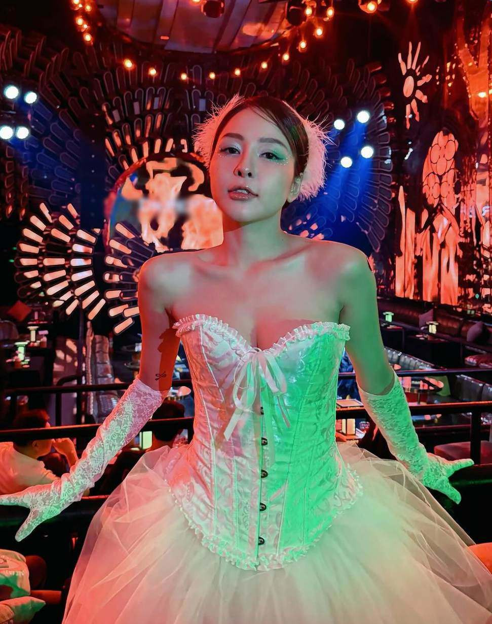  Trâm Anh là một trong số các hot girl khá nổi tiếng của mạng xã hội. Người đẹp được biết đến khi góp mặt trên sóng chương trình Nóng cùng World Cup 2018.